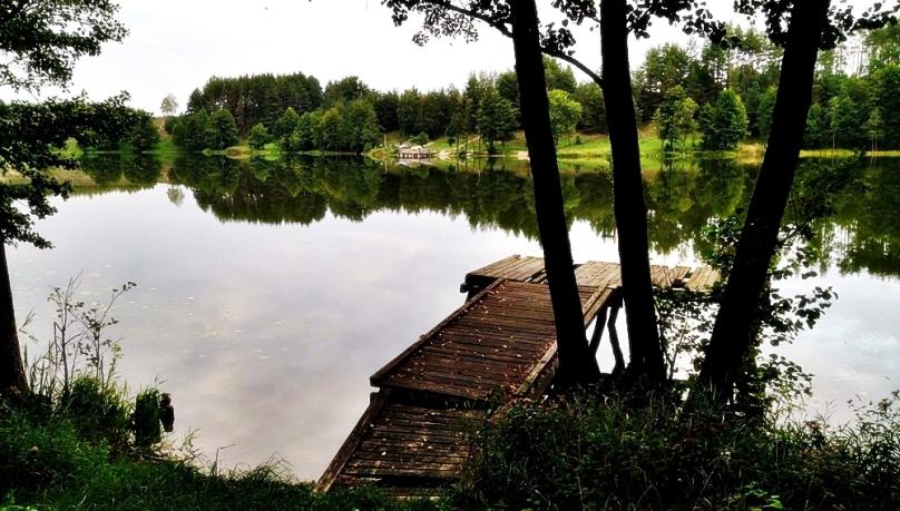 Działka nad jeziorem, Bolesty gm Raczki